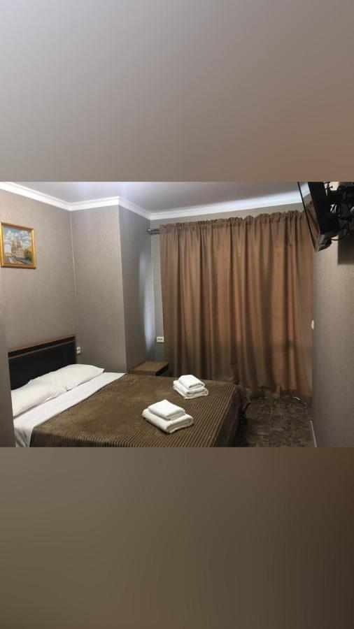 Gloriya Hotel Lidzava Buitenkant foto