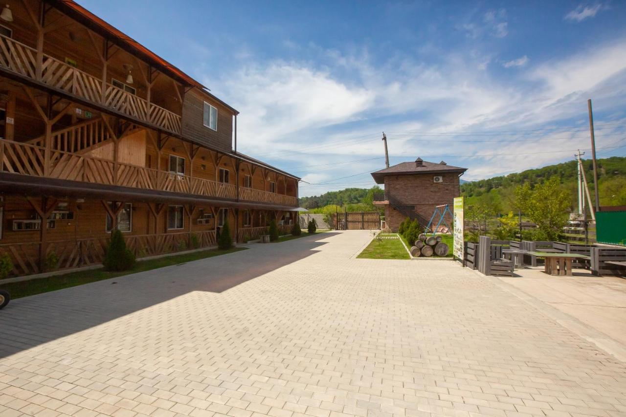 Gloriya Hotel Lidzava Buitenkant foto
