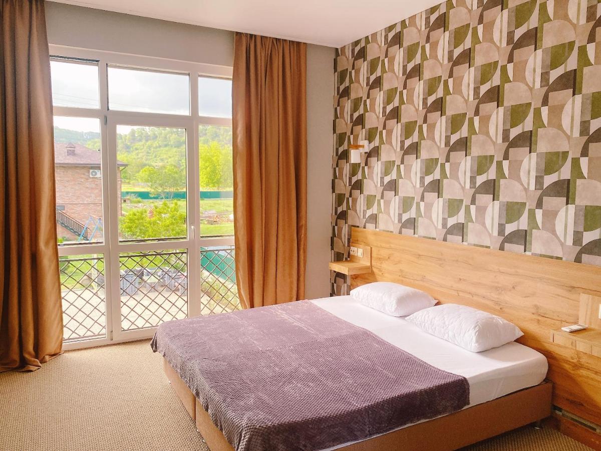 Gloriya Hotel Lidzava Buitenkant foto