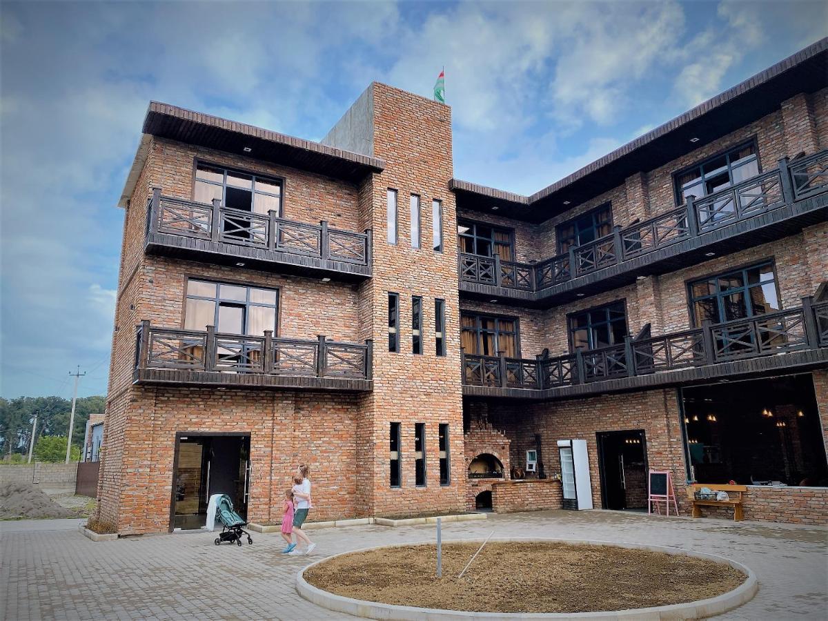 Gloriya Hotel Lidzava Buitenkant foto